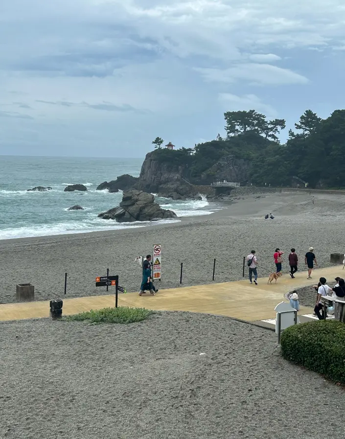 高台にある神社