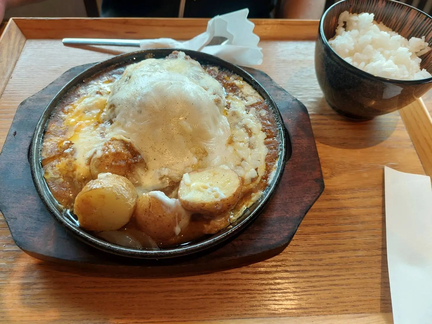 焼きチーズカレーハンバーグ