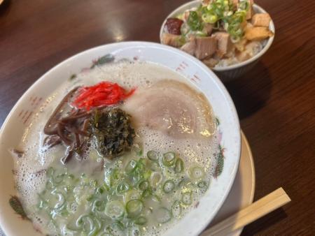 【山桜】とんこつラーメン+チャーシュー丼