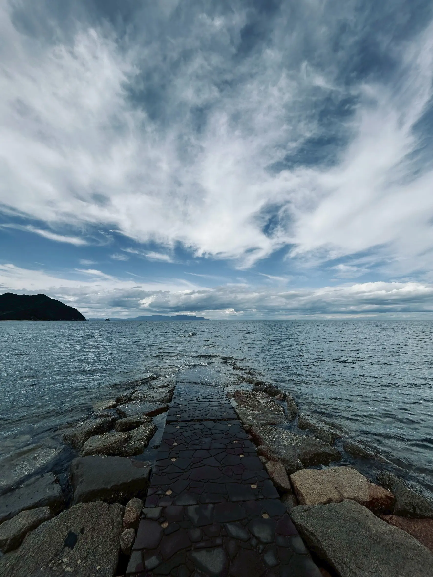 海へ続く道